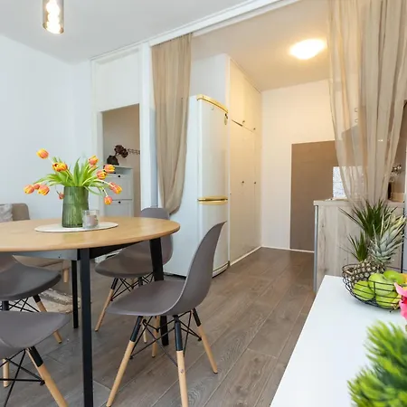 Frane 2br Near Old Town