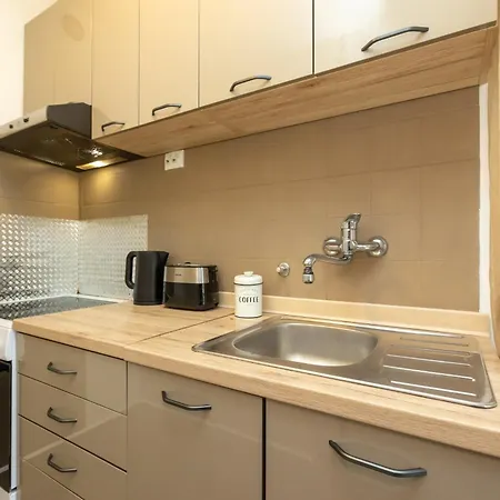 Frane 2br Near Old Town