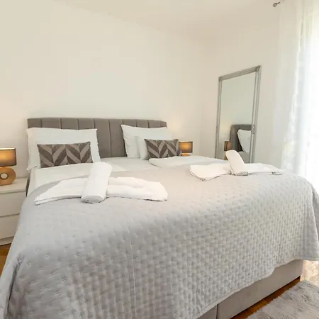 Frane 2br Aparment Near Old Town Zadar