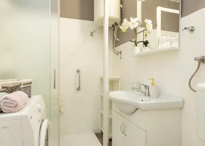Апартаменты Frane 2br Aparment Near Old Town Задар